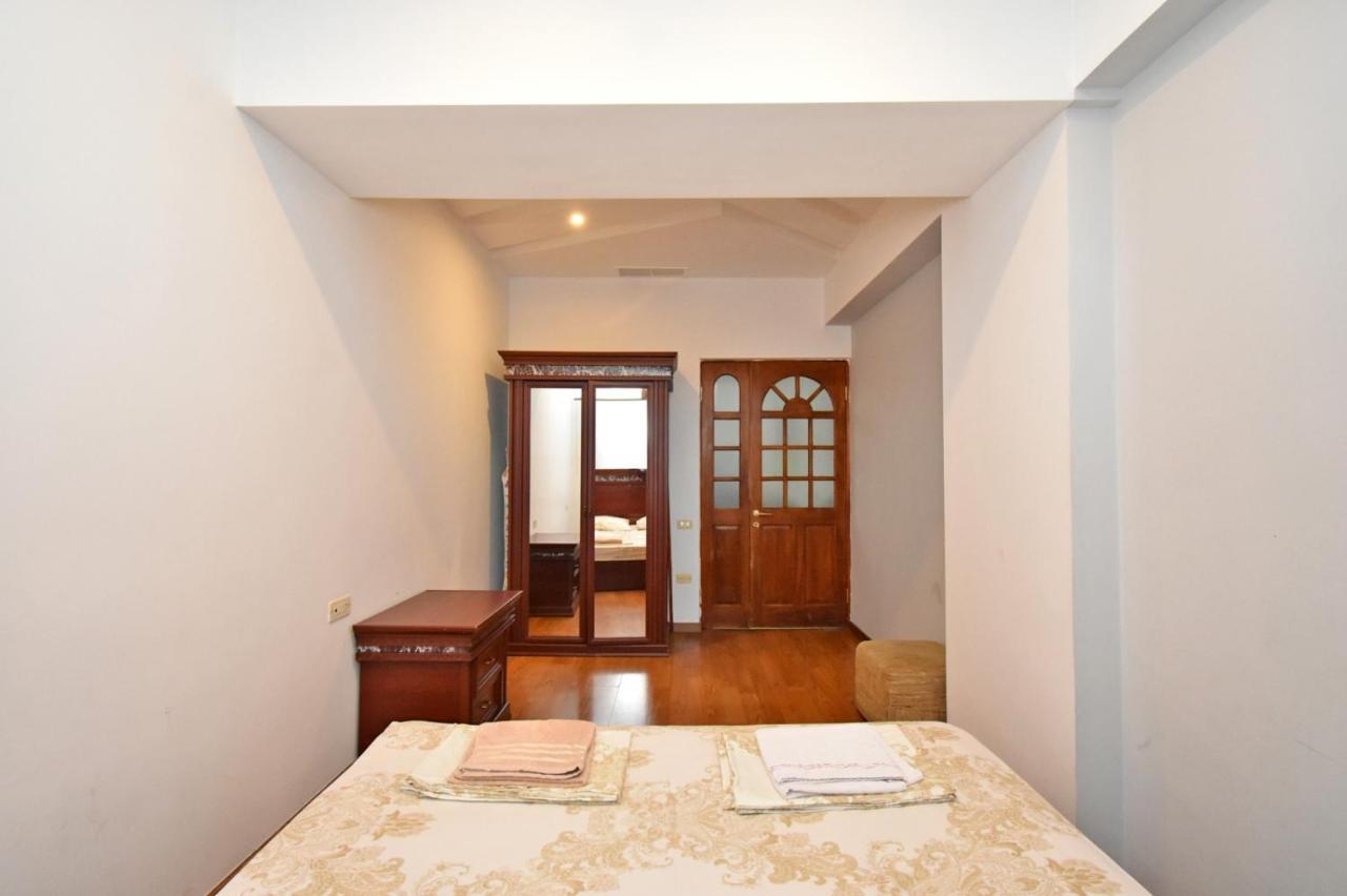 Armenak Apartments N20 Yerevan Exterior photo